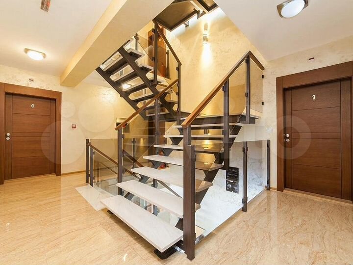 Гостиница (Черногория)