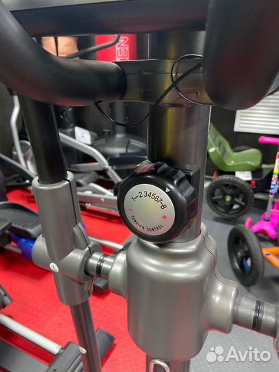 Эллиптический тренажер CardioPower E200