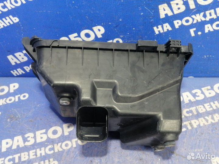 Крышка корпуса воздушного фильтра Toyota Camry 40