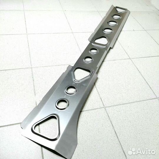 Усилитель порога Нива Шевроле 2123 левый