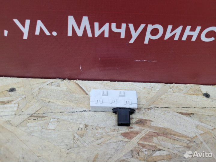 Датчик ремня безопасности Renault Logan