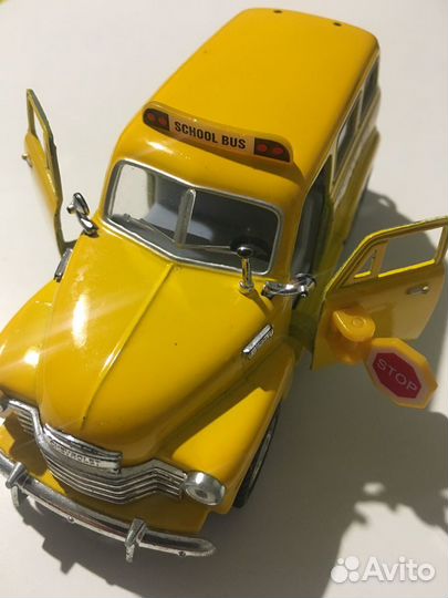 Машинки kinsmart