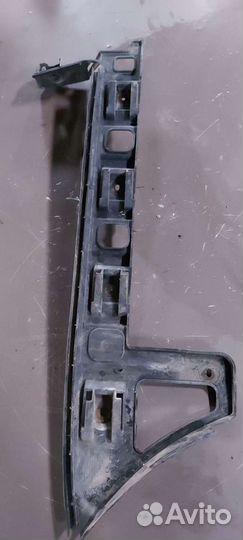 Кронштейн заднего бампера левая на Volkswagen Pass