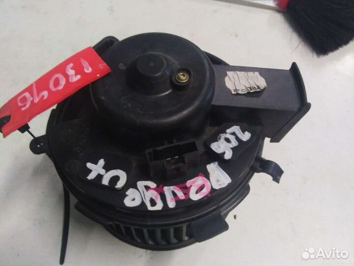 Моторчик отопителя Peugeot 206