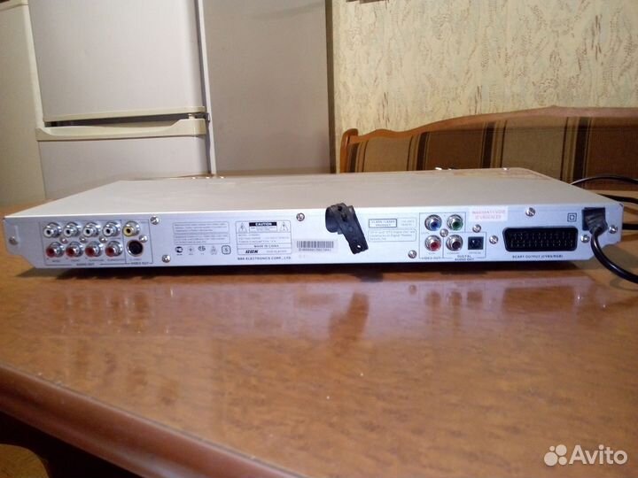 Продаю DVD плеер BBK dv628si Б/У
