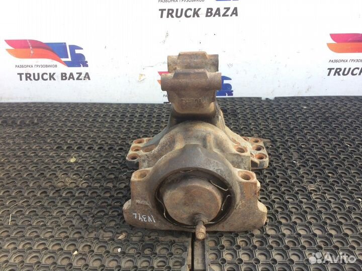 8138566 Кронштейн балансира левый