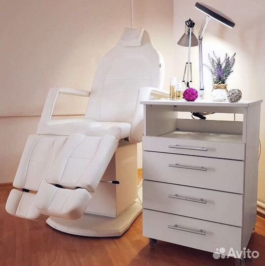 Педикюрное кресло с электроприводами