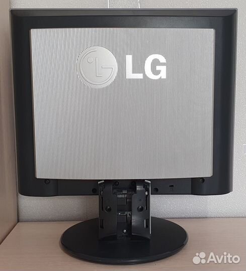 Монитор LG Flatron L1730S 17