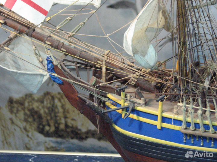 Памяти Марлона Брандо модель парусника Баунти
