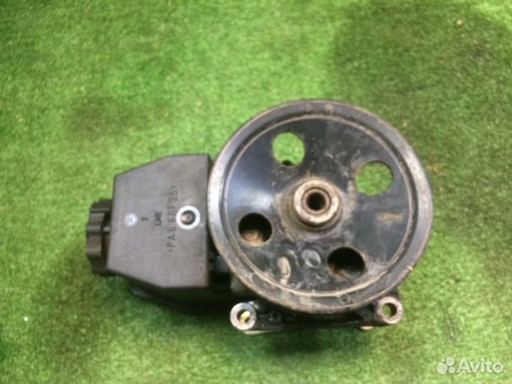 Насос гидроусилителя передний Mercedes Clk Coupe