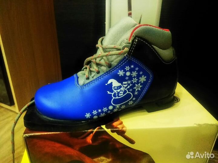 Лыжные ботинки