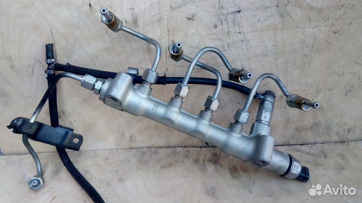 Рампа топливная Z17DTR на Опель Астра Н Зафира Б