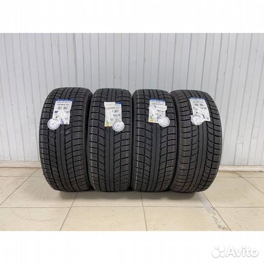 Triangle TR777 215/60 R17 96H