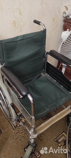 Кресло-коляска для инвалидов