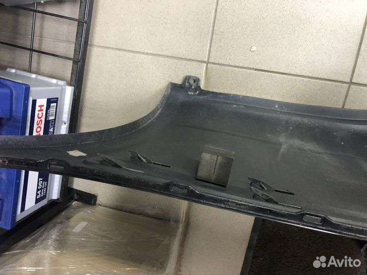 Задний бампер Toyota avensis