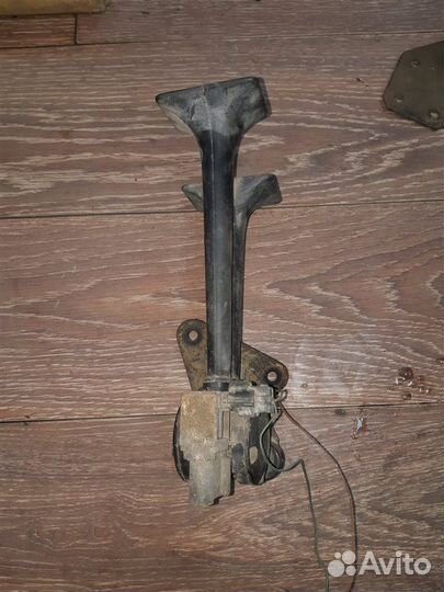 Сигнал звуковой. Isuzu Giga CXZ71J 10PD1 1994