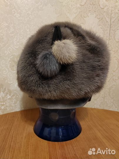 Женские меховые шапки