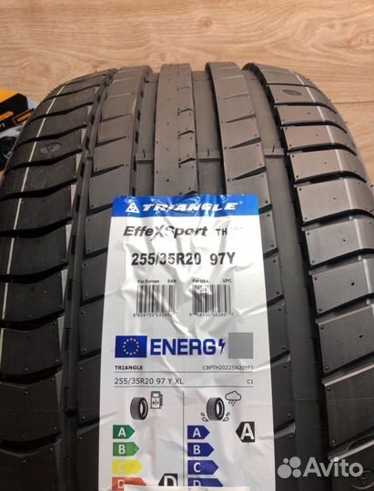 Triangle EffeXSport TH202 255/35 R20