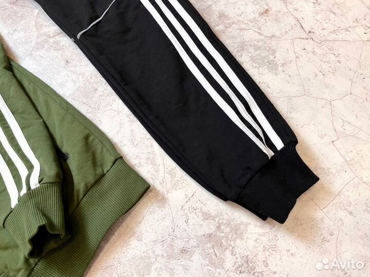 Спортивные костюмы Adidas