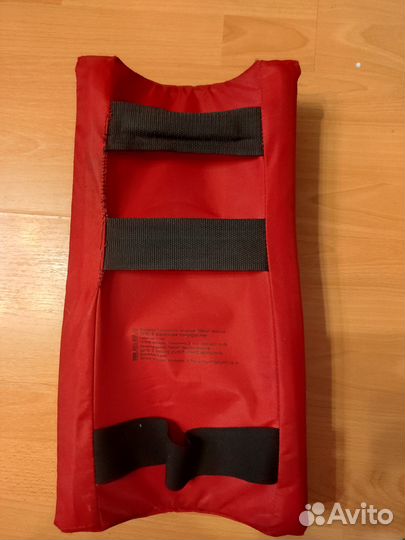 Боксерские перчатки и две Макивары