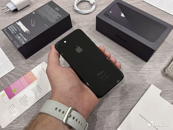 iPhone 8, 64 ГБ