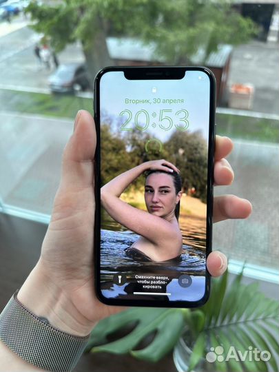 iPhone X, 64 ГБ