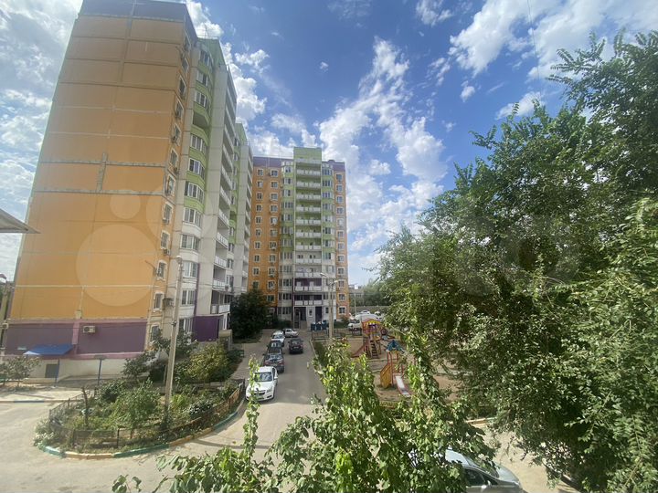 2-к. квартира, 52 м², 2/12 эт.