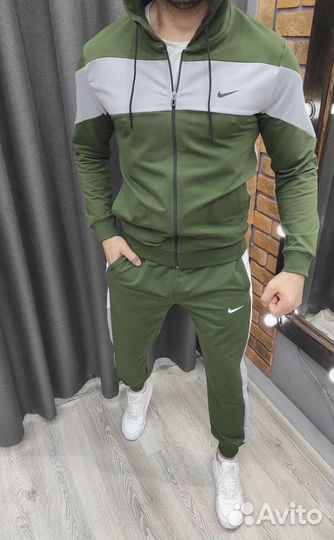 Спортивные костюмы Nike