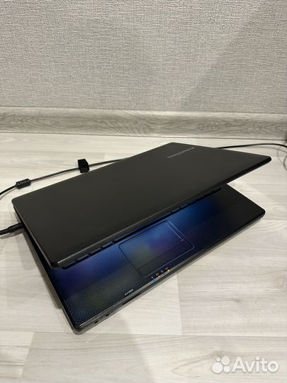 Мощный Современный Ноутбук