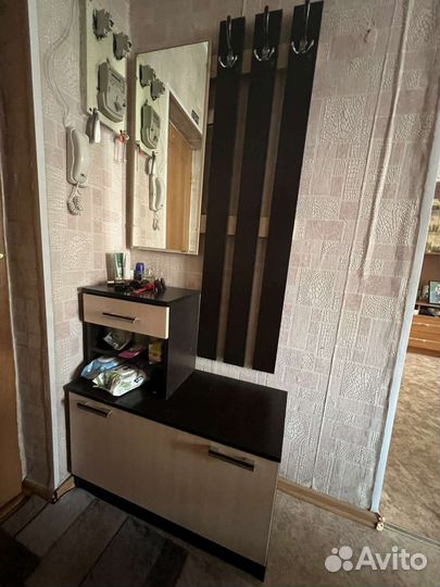 Вешалка в прихожую с обувницей