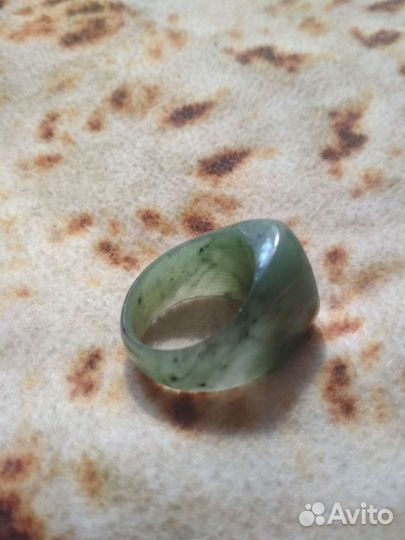 Нефритовый перстень 20