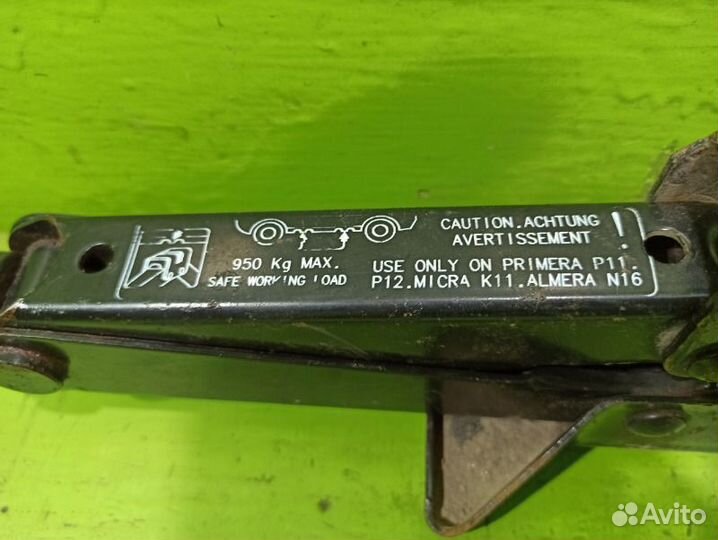 Домкрат Nissan Primera P12 QG16DE 2003