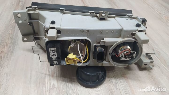 Фара октавия тур правая Depo. Не зарезервирована