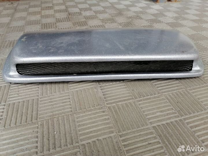 Ноздря на капот, воздухозаборник