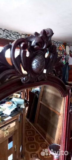 Зеркало орех от дамского столика