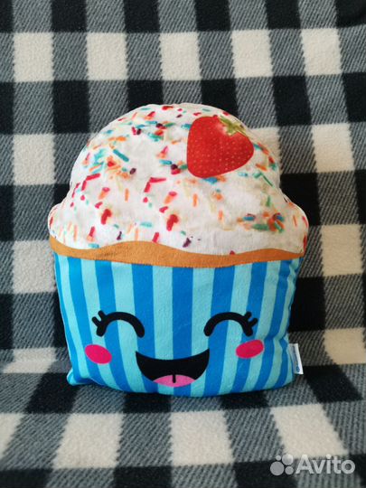 Декоративная подушка кекс