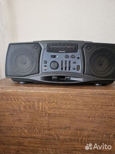 Кассетный магнитофон