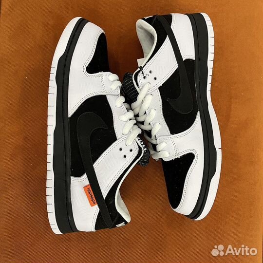 Кроссовки Nike SB Dunk Low x tightbooth