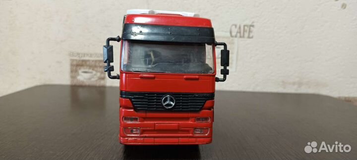 Модель mercedes actros 1/32