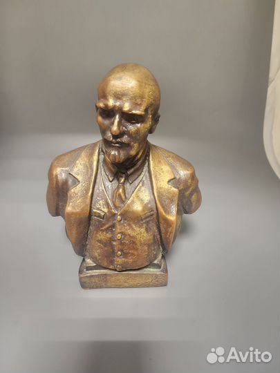 Бронзовая статуэтка бюст