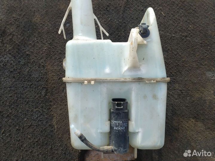 Бачок омывателя toyota corolla e120