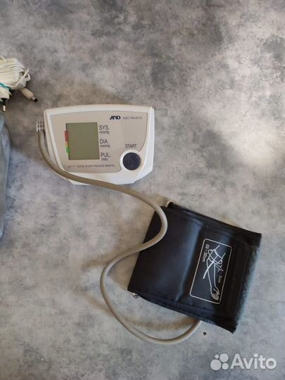 Тонометр And