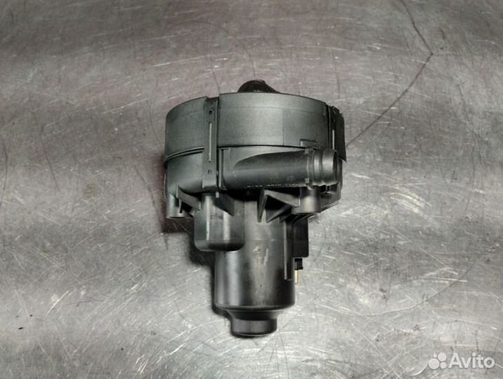 Насос продувки катализатора Mercedes C-Class W204