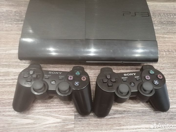 Sony PS 3 + 30 игр 2 джойстика