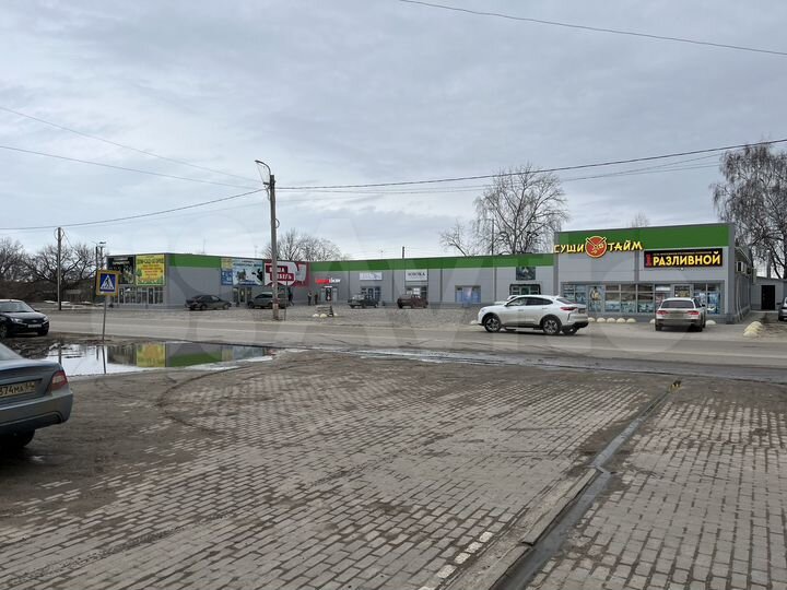 Торговые площади 108 м² и 54 кв м