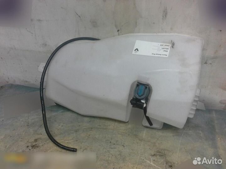 Бачок омывателя лобового стекла Nissan Terrano (D1