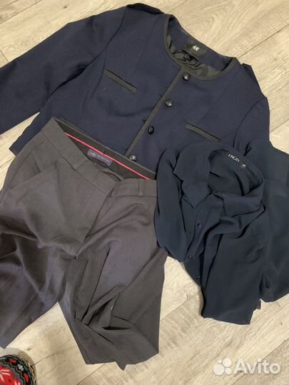 Комплект фирменной женской одежды