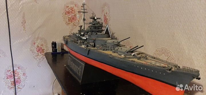 Линкор Бисмарк и тарк Петр велики