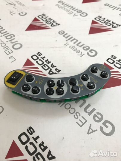 Панель управления комбайна agco D28984035