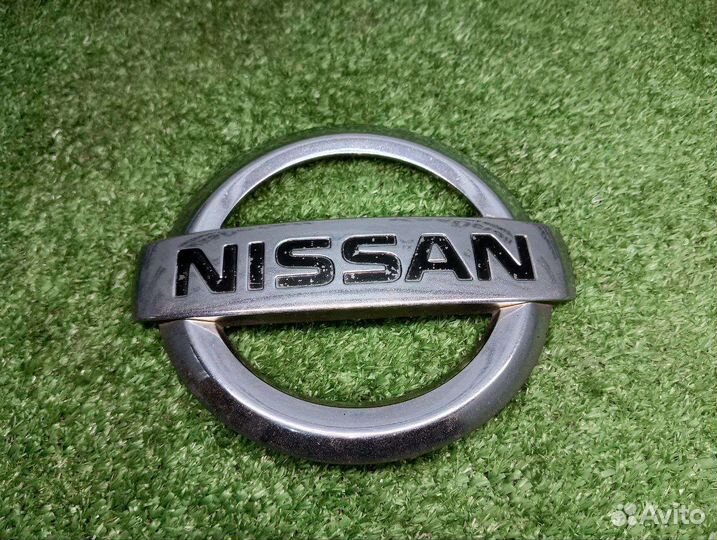 Шильда передняя Nissan Note E11